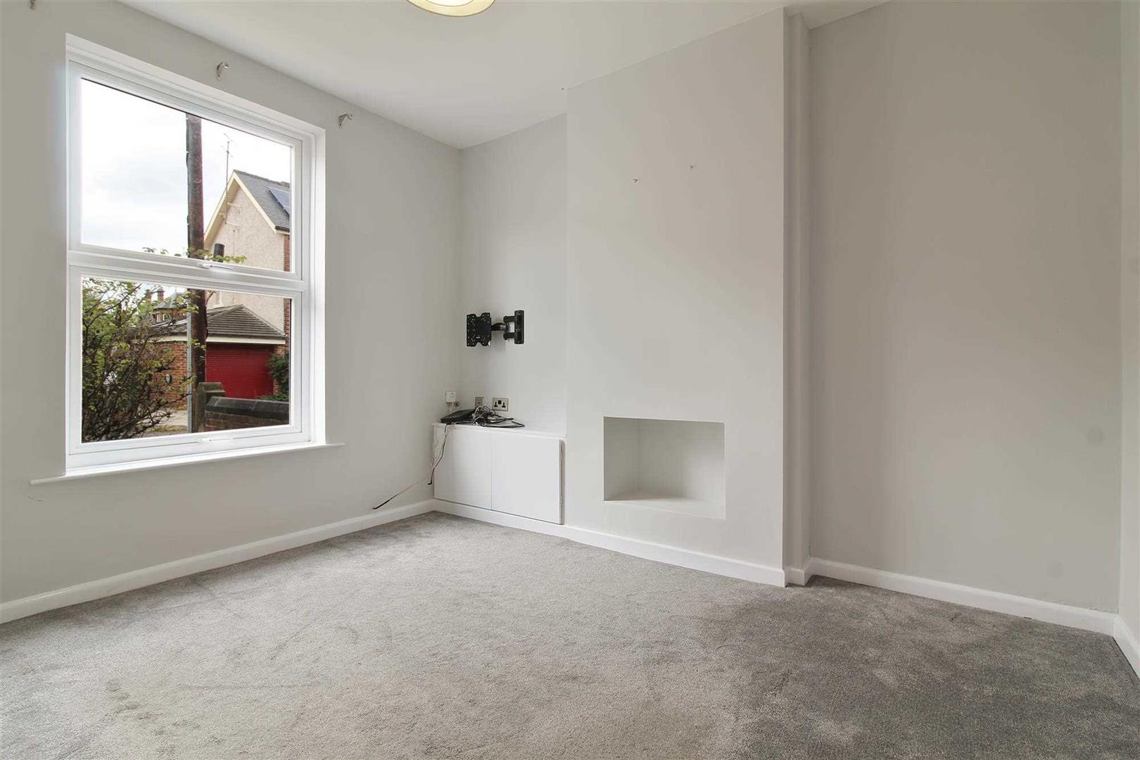 3 bed property in Cobden Road, Chesterfield